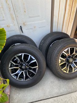 2023 Toyota Tacoma wheels and tires