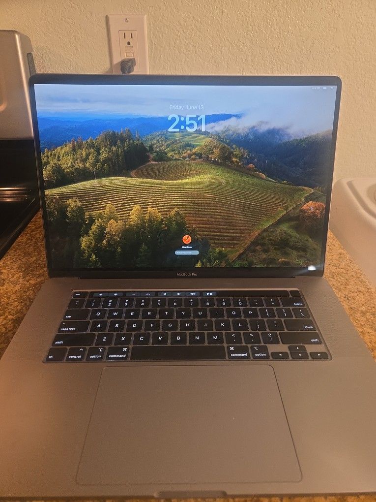 MACBOOK PRO