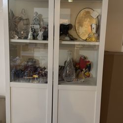MOVING SALE WHITE CHINA CABINET 