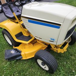 CUB CADET TRACTOR / MOWER