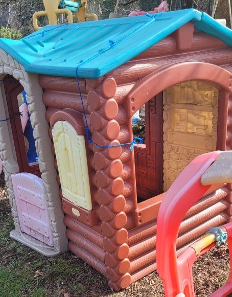 Little Tikes Log Cabin
