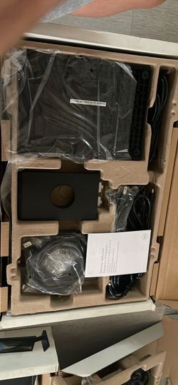 Dell Monitor Open Box with Accessories