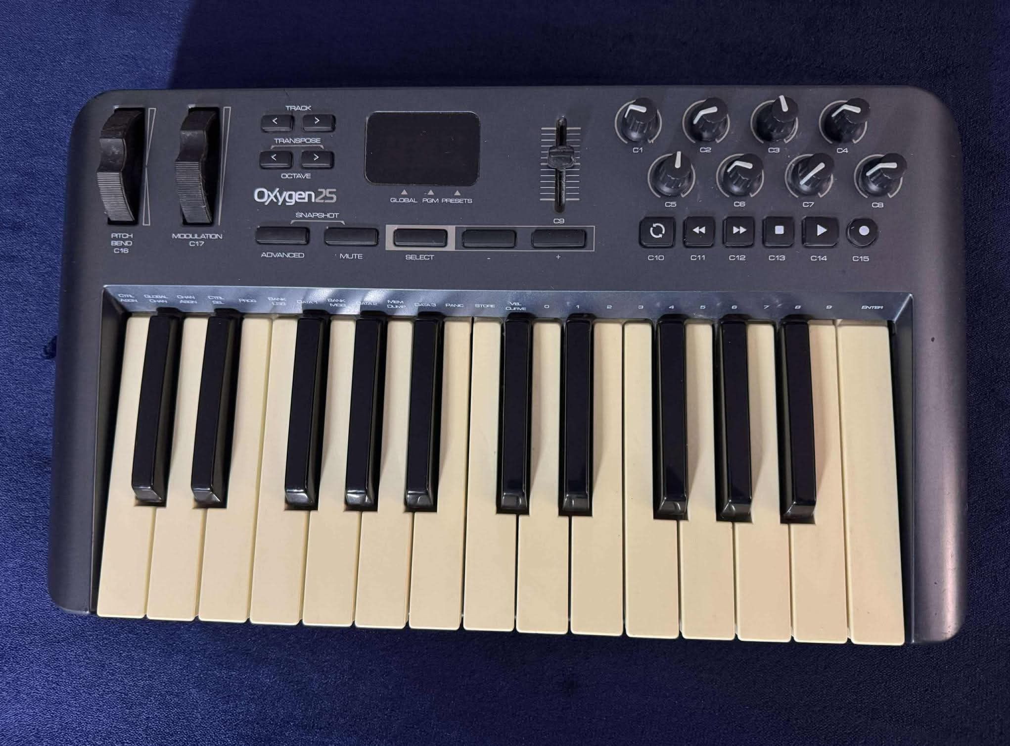M-Audio Oxygen 25 (3rd Gen) Key MIDI Controller