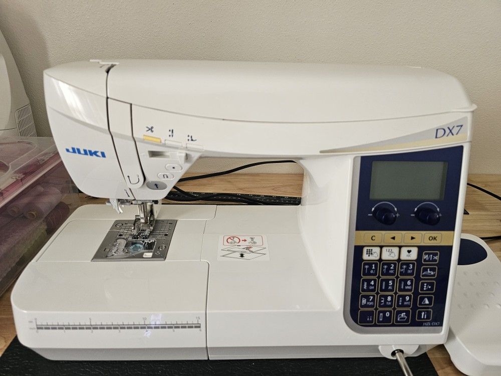Juki HZL-DX7 Computerized Sewing Machine