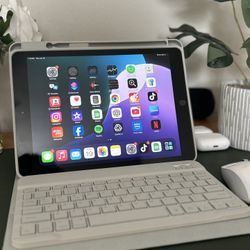 Ipad 7th Gen With keyboard Case
