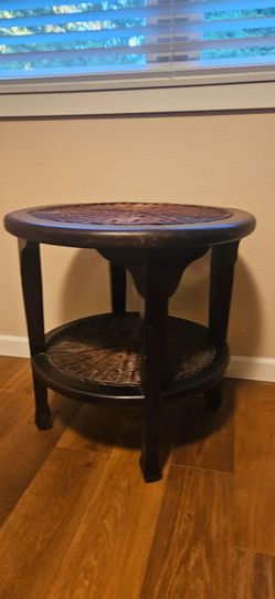 ROUND. SIDE. TABLE