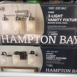 3-light vanity fixture  $60dlls cada uno  Recojer en northeast 