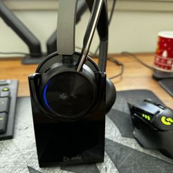 Poly voyager Focus 2  Noise Canceling ,  Microsoft teams certified And Charging Stand. 