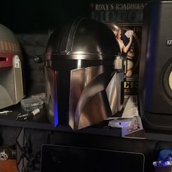 Mandalorian premium Black Helmet 