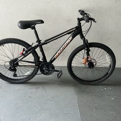 BICYCLE MONGOOSE 18 SPEED SIZE 24 BRAND NEW
