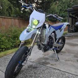 2011 Yamaha WR450F Supermoto