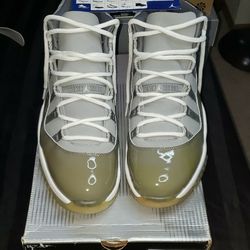 (COLLECTION PIECE) 2001 JORDAN 11 COOL GREY 