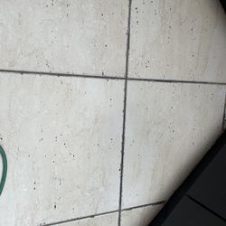 Tíle and Grout Cleaning.