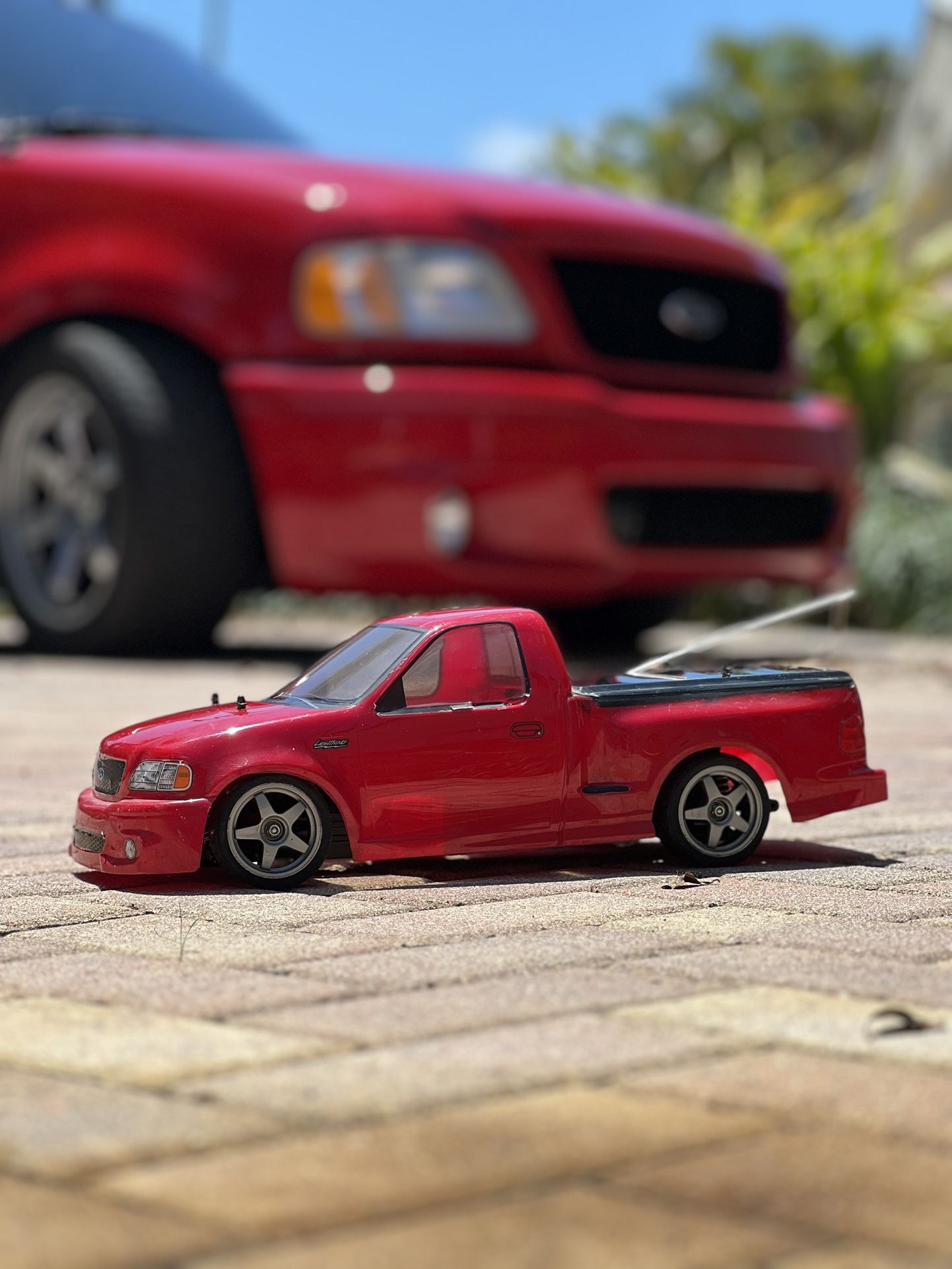 Vintage Tamiya Ford SVT Lightning RC Car Truck