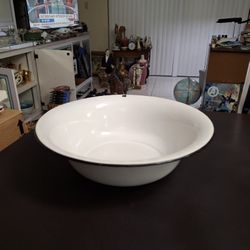 Vintage 1960's Rustic White Enamelware Kitchen Wash Basin, Extremely Durable W/Black Trim & Hole To Hang Up, Country Farmhouse Motif 12"W X 3.25"H