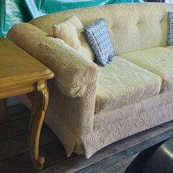 Braxton Culler cream 2-tone dimensional embroidered fabric sofa, carved hardwood end table