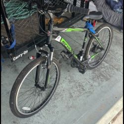 26 Inch Schwinn SIDEWINDER mountain Bike