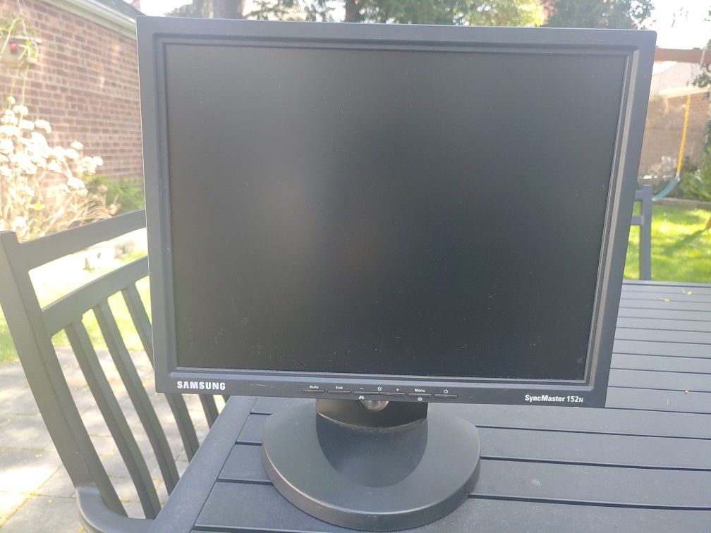 Samsung SyncMaster 152N 15 Inch Monitor