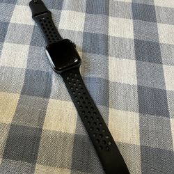 Apple iWatch 4 Aluminum & Ceramic 44MM