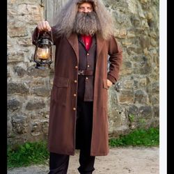 Deluxe Harry Potter Rubeus Hagrid Men's JacketMedium Halloween Costume New with tags, flaws the bag is missing the black belt, it comes with brown lon