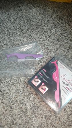 Eyelash applicator
