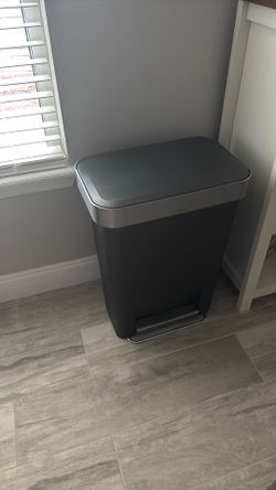 Garbage can