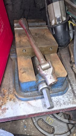 Machine vices