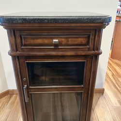 24-BOTTLE WINE COOLER WITH GRANITE COUNTERTOP