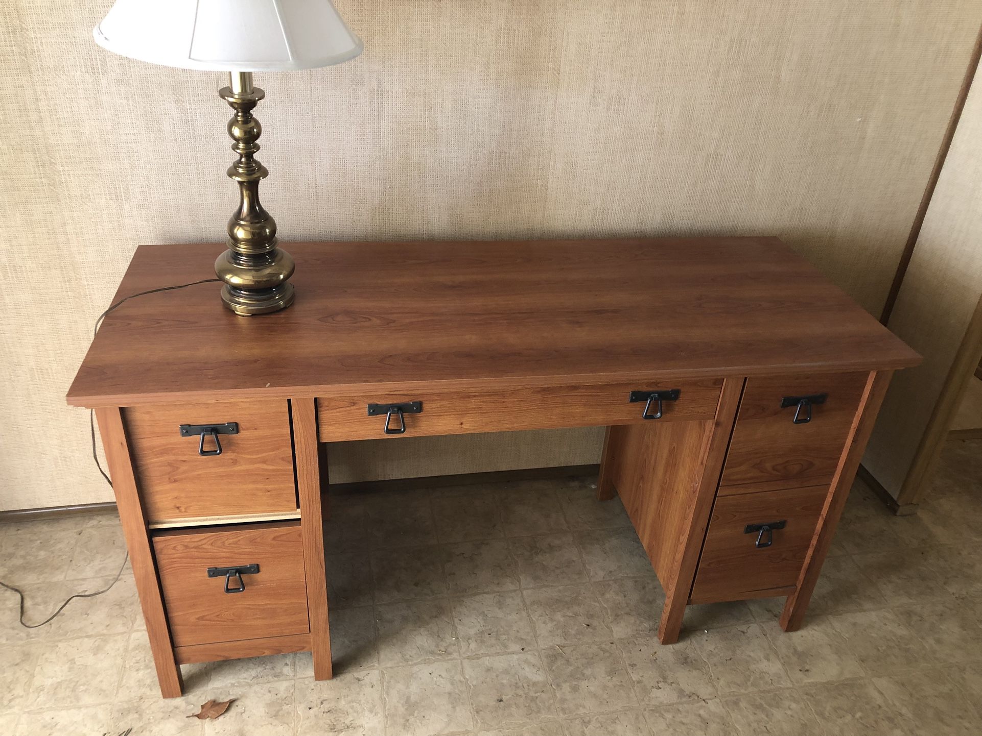 60in Desk (Excellent Condition)