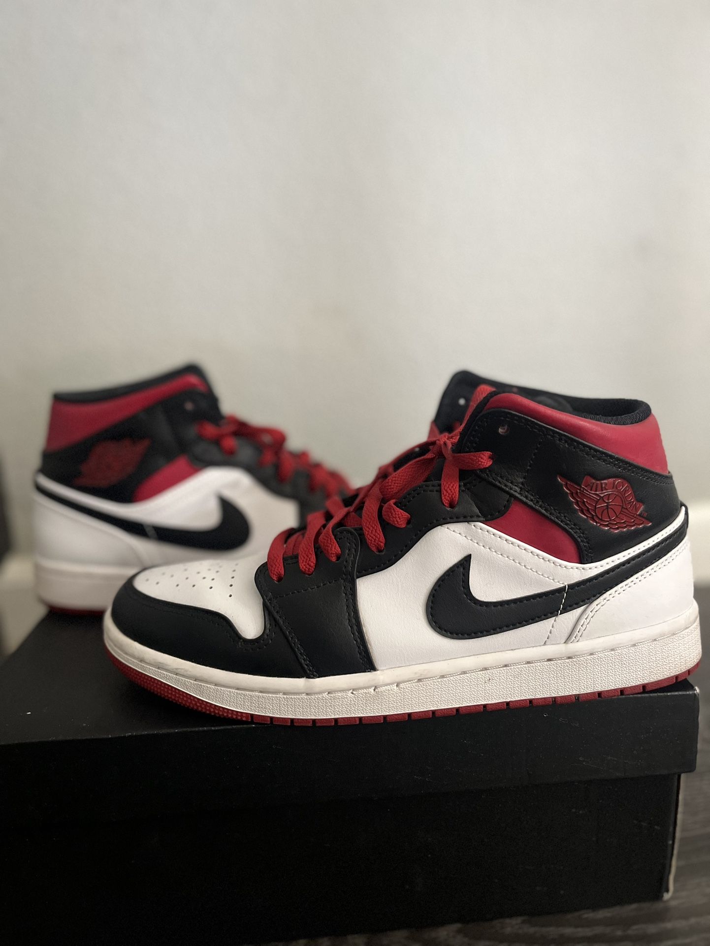 Jordan 1 Mid Size 10