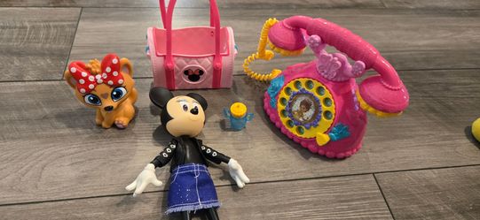 Disney Minnie Mouse poseable fashion doll