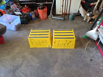 Heavy-Duty Yellow Loading Ramps / Curb Ramps – 2-Piece Set
Price: $100 OBO