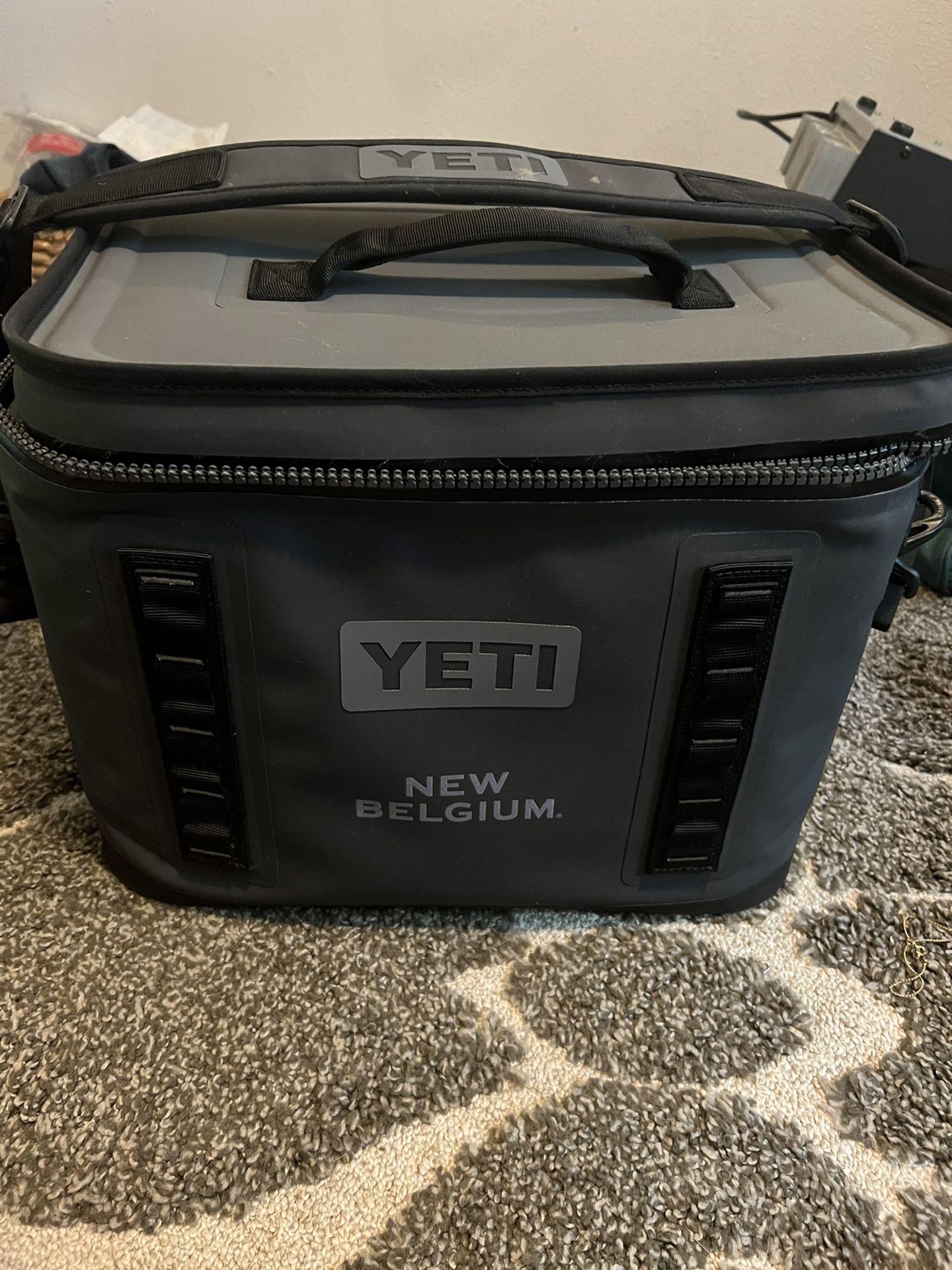 YETI Hopper Flip 18 Cooler. ALMOST BRAND NEW