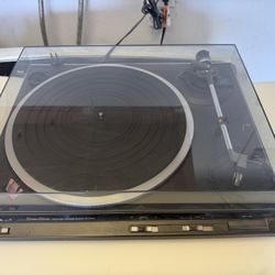 Vintage Technics Direct Drive Automatic Turn Table SL-DD33
