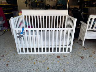 Delta Logan Convertible Crib - White