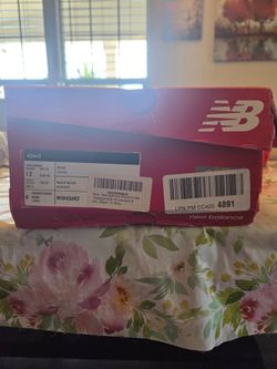Women's walking shoes