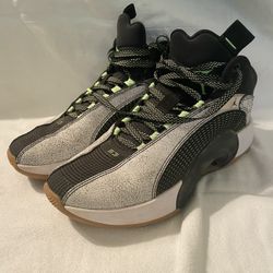 Jordan Zion Nike Basketball Shoes men’s 8.5 Women’s 10.