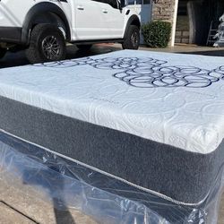 Full Bamboo Cool Gel Memory Foam!•••