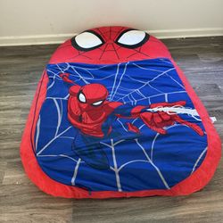 🕷️ For Sale: Spider-Man Kids’ Sleeping Bag/Mat – Great Condition –40$!