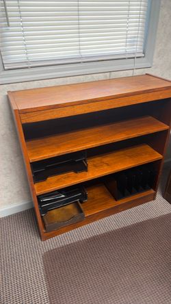 3 Shelf cabinet