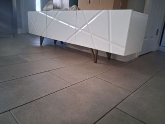 Beautiful T.V stand gloos white