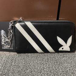Playboy Women’s Zipper Wallet 