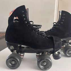 MOXI LOLLY Black Suede Roller Skates Size 6