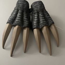 Jurassic World Dominion Therizinosaurus Dinosaur Claws Halloween Costume