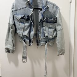 Cropped Light Wash Denim Cargo Jacket