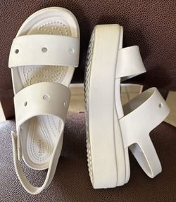 CROCS Brooklyn 4U Wedge Sandals Women’s 5