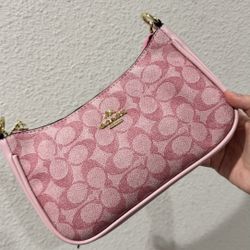 Pink shoulder bag 