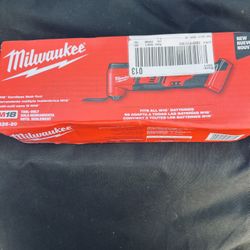 Milwaukee Multitool 