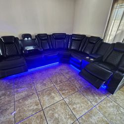 Super Deal Sectional 3 Pcs, Power Recliner, Black Faux Lesther, Wireless Charger $1499