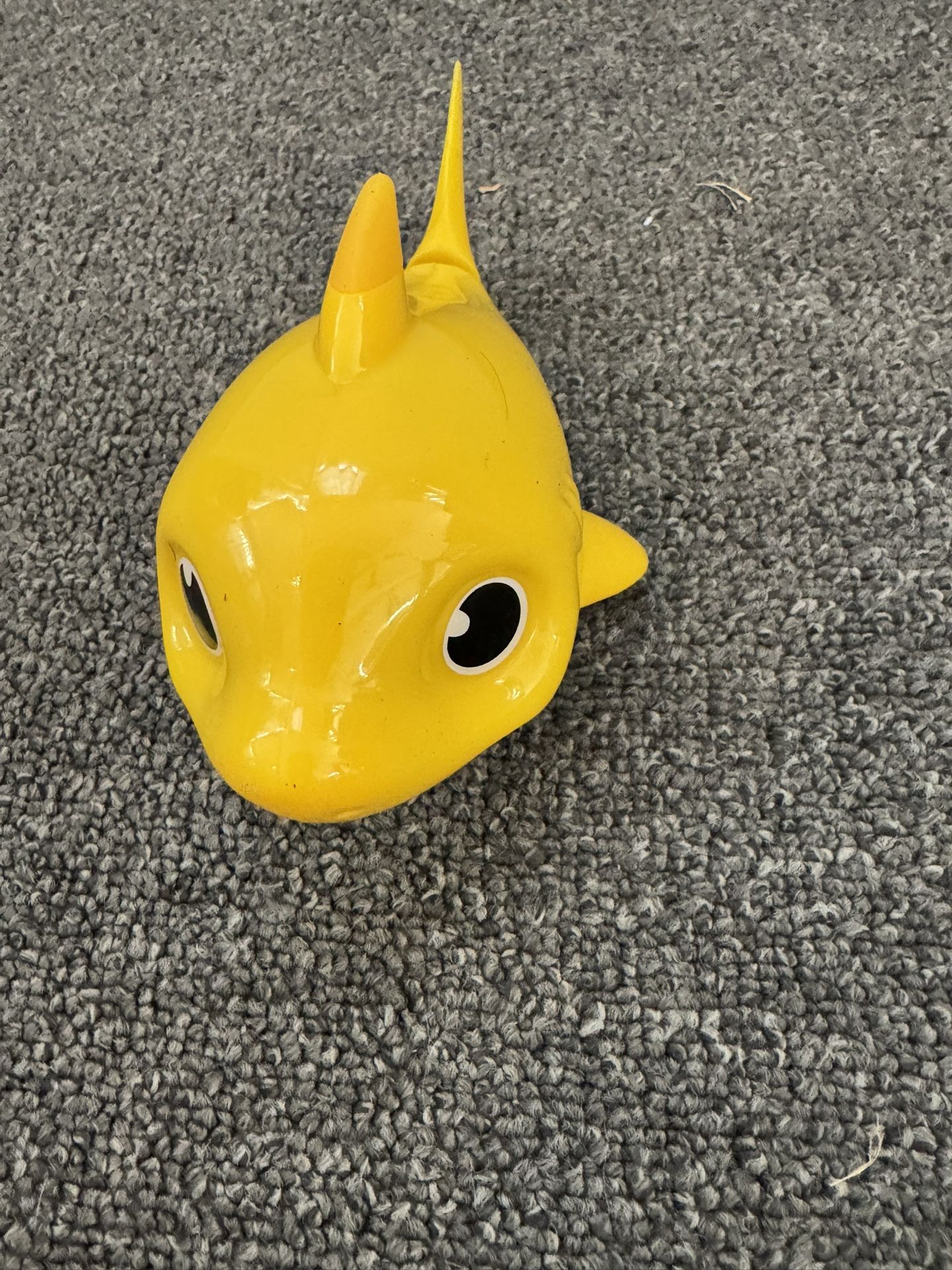 Baby shark Bath Toy .. Sings When In Water